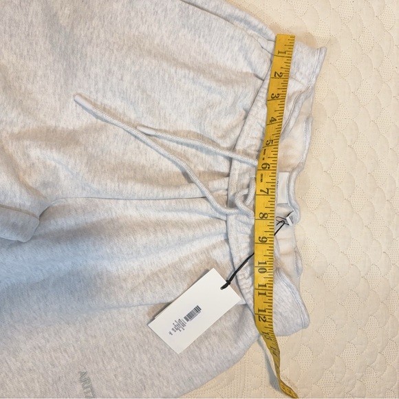 NWT 124449 MEGA BAGGY FOLDOVER HEATHER CLOUD WHITE XS ARITZIA - Picture 3 of 6